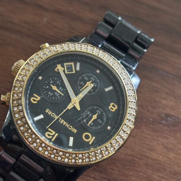 Michael Kors ceramic black and gold watch - Picture 7 of 7